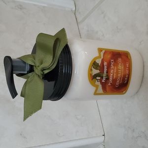 🎃  Pier 1 PUMPKIN SPICE HAND LOTION 🎃